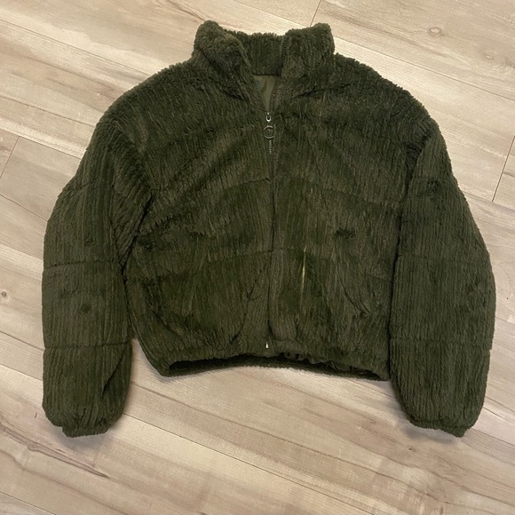 Wild Fable Dark Green Faux Fur Puffer Jacket Size Small - Picture 1 of 5